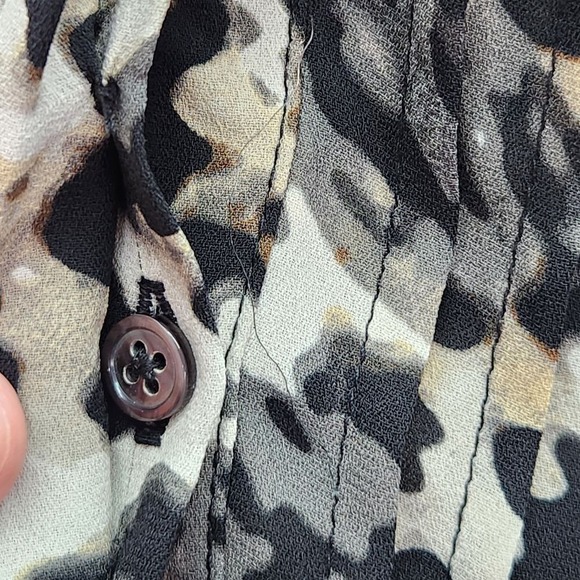 Vince Camuto Top Womens 2X Plus Animal Print Leopard Blouse Long Sleeve Flowy - Picture 7 of 9